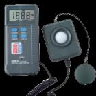 DE-3351  數(shù)字照度計(jì)。顯示:3 1/2 數(shù)字LCD顯示,最大值1999。光度計(jì)范圍:400～700。光譜響應(yīng)中心波長(zhǎng):550。測(cè)量范圍:200/2000/20000/200000LUX。量程:0.1～19990 LUX 0.01～1999 FC



