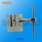 SJJ-12實(shí)驗(yàn)夾具 ,適用范圍：膠帶、PCB、粘著膠帶等材料的剝離力測(cè)試。 最大負(fù)荷：500N
 
