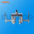 SJJ-15實(shí)驗(yàn)夾具 ,適用范圍：木塊、玻璃、皮革、紙張等片狀，塊狀物的拉力、破壞力測(cè)試。 最大負(fù)荷：5000N
 
