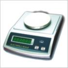 YP6002電子天平,具備多種計(jì)量單位轉(zhuǎn)換，記數(shù)功能及動(dòng)物稱重功能。交直流兩用，便于攜帶和野外操作?？裳b置RS232C 輸出接口。稱量范圍:0-600g.可讀性:10mg.稱盤尺寸:ф130mm.電源:交直流電兩用
