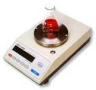 MP200A 電子精密天平,新一代電磁式稱量傳感器，使產(chǎn)品的精度有了可靠保障。具有全自動(dòng)故障檢測(cè)，自動(dòng)校準(zhǔn)，超載保護(hù)等多種應(yīng)用程序,內(nèi)置RS232C接口，設(shè)有計(jì)件、百分比、單位轉(zhuǎn)換等功能、可直接連接計(jì)算機(jī)、打印機(jī)等。最大稱量:210g;可讀性:1mg 
