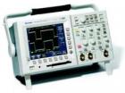 數(shù)字熒光示波器 TDS3032B  帶寬：300MHz；通道：2；取樣速率：2.5GS/s；記錄長(zhǎng)度：10K樣點(diǎn)；全VGA 彩色LCD；25 種自動(dòng)測(cè)量功能；標(biāo)準(zhǔn)配備FFT

