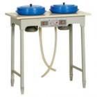 PG-2型金相試樣拋光機(jī)可供雙人同時操作，拋光盤直徑與傳遞功率均大于國內(nèi)同類產(chǎn)品，能適合更多種材料的拋光要求，是試樣拋光的理想設(shè)備。拋光盤直徑：雙盤220mm.轉(zhuǎn)速：900r/min，1400r/min（定制）.電動機(jī)：YS7116 0.2kW 380V/220V 50Hz z