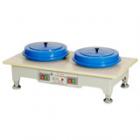 PG-2A型金相試樣拋光機(jī)可供雙人同時(shí)操作，拋光盤直徑與傳遞功率均大于國內(nèi)同類產(chǎn)品，能適合更多種材料的拋光要求，是試樣拋光的理想設(shè)備。拋光盤直徑：雙盤220mm.轉(zhuǎn)速：900r/min，1400r/min（定制）.電動(dòng)機(jī)：YS7116 0.2kW 380V/220V 50Hz

 
