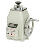 XQ-1型金相試樣鑲嵌機(jī)是對微小或不規(guī)則形狀和不易手拿的試樣，用熱固性塑料先進(jìn)行鑲嵌成形，也是磨拋工作必不可少的前道工序。本機(jī)系機(jī)械式鑲嵌機(jī)，加熱溫度由數(shù)字溫度儀控制，試樣壓制規(guī)格：Φ22、Φ30、Φ45×15mm.加熱器規(guī)格：650W 220V 50Hz