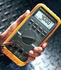 Fluke 787 過(guò)程多用表 精密的 1000V, 440 mA 數(shù)字多用表,將數(shù)字多用表和回路校準(zhǔn)器二合一的工具,LCD 顯示屏；4,000 字,輸出直流電流/回路校準(zhǔn)器,20 mA 電流輸出/模擬, 0.1% 直流電壓準(zhǔn)確度  0.05% 直流電流準(zhǔn)確度