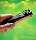 Fluke CO-220 一氧化碳表采用了最新一代的電子化學傳感器，無需使用抽吸泵即可快速地檢測周圍環(huán)境一氧化碳濃度的變化。可在大的LCD顯示屏上顯示 0 至 1000 ppm的一氧化碳濃度 ,最大值保持功能,啟動時傳感器自動歸零和自檢序列。