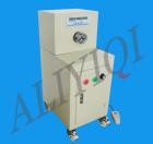 儀器特點(diǎn)： 
? 儀器穩(wěn)定性好，移動(dòng)方便，適合室內(nèi)任意地方測(cè)試使用。
? 電動(dòng)加載，無(wú)級(jí)調(diào)速，齒輪傳動(dòng)平穩(wěn)，結(jié)構(gòu)緊湊，操作簡(jiǎn)單穩(wěn)定。
? 儀器標(biāo)準(zhǔn)配置的三爪卡盤(pán)，可實(shí)現(xiàn)0～80mm被測(cè)物的方便、快速、準(zhǔn)確裝夾。 
? 外型尺寸： 長(zhǎng)×寬×高：400mm×520mm×1040mm。
? 工作空間： 長(zhǎng)×寬：400mm×120mm。 ? 額定負(fù)荷：50N.m。