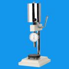 功 能：
　　LX-D 型邵氏硬度計可裝配在本公司配套生產(chǎn)的LD邵氏硬度計支架上使用，可提高測試精度。
