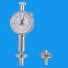 功 能：
水果硬度計（又稱果品硬度計），該產(chǎn)品共分AGY-1，AGY-2，AGY-3三種型號，用來測量蘋果、梨、西瓜、香蕉等多種水果的硬度，用以判定水果的成熟程度，對培育良種，采摘時間，加工時間，收獲儲存，出口運輸?shù)炔烧暮侠碚莆?。它適用于果樹科研部門，果樹農(nóng)場，果品公司，大專院校等單位使用。該儀器體積小，重量輕，數(shù)值顯示直觀，攜帶方便，適用于各種果品場所對果品的檢驗。也可裝配于專用的機臺使用，可提高測試時的精度，適用于專業(yè)檢測部門。
