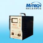 詳細(xì)信息
 CEX－A交直流磁粉探傷儀采用進(jìn)口可控元件和高集成電路，使設(shè)備具有體積小、重量輕、用途廣、攜帶方便、操作簡單等特點(diǎn)。多功能通用主機(jī)可任意選配A.D.O三種探頭；可利用外加磁場(chǎng)磁化法對(duì)大型壓力容器、管道、球罐、鋼結(jié)構(gòu)、機(jī)械零配件分段局部探傷；交直流兩用；對(duì)要求近表面（表面以下）、表面較粗糙、不去除涂覆層的工件可利用直流探傷。本設(shè)備特別適用野外、流動(dòng)、現(xiàn)場(chǎng)探傷退磁使用。
