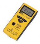 產(chǎn)品特點
 
? 真有效值測量
? 測量精度：3 1/2位
? 自動/手動量程
? 體積：125mm×60mm×24mm，手機大小
? 重量：110g
? 過載保護：測電壓：600V（AC/DC）、測電阻：450V（AC/DC）
? 機身內(nèi)置表筆
