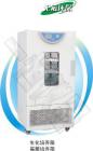 人性化設(shè)計(jì) 

  ●順應(yīng)世界環(huán)保潮流，全新無氟設(shè)計(jì)，使您始終走在健康生活的前沿。

  ●大屏幕液晶顯示，多組數(shù)據(jù)一屏顯示，菜單式操作界面，簡單易懂，便于觀察和操作。

  ●采用鏡面不銹鋼內(nèi)膽，四角半圓弧過渡，擱板支架可以自由裝卸，便于工作室的清洗工作。

  ●箱體左側(cè)配有直徑為25mm測試孔，可根據(jù)放置場所需要而任意布線。

  ●箱內(nèi)放入振蕩器即可進(jìn)行恒溫振蕩培養(yǎng)。

